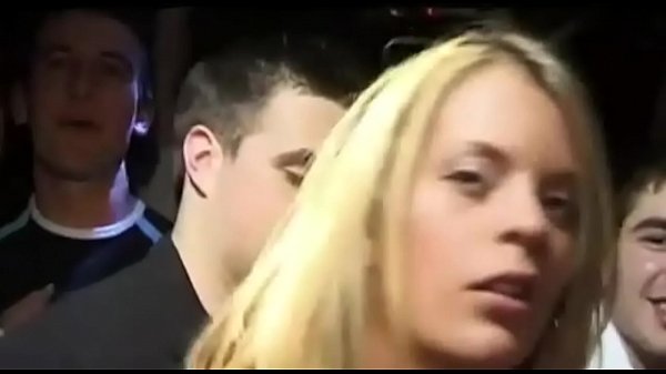 Upskirt no panties in club