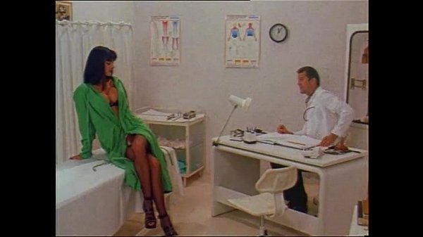 Hot Venere Bianca in sexy lingerie fucked in a doctor’s visit