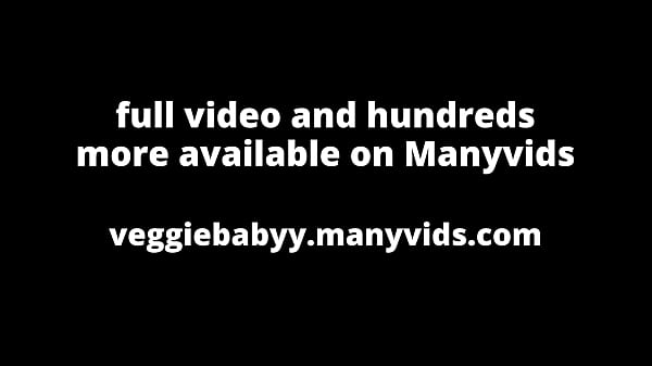 La puttana troia fottuta si succhia la cagna del cazzo in uno sesso orale porno brutale, vedi full video su Veggiebabyy Manyvids.