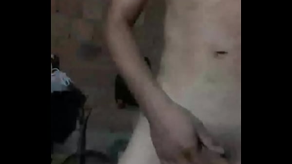 Novinho se depilando é batendo punheta ao vivo no cam4